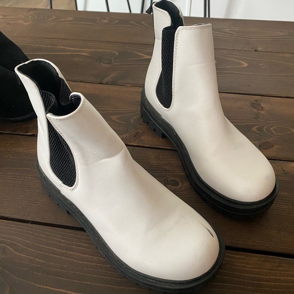 White Chelsea booties - Picture 2 of 3